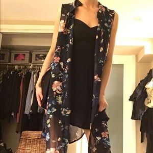 Dex floral sleeveless duster